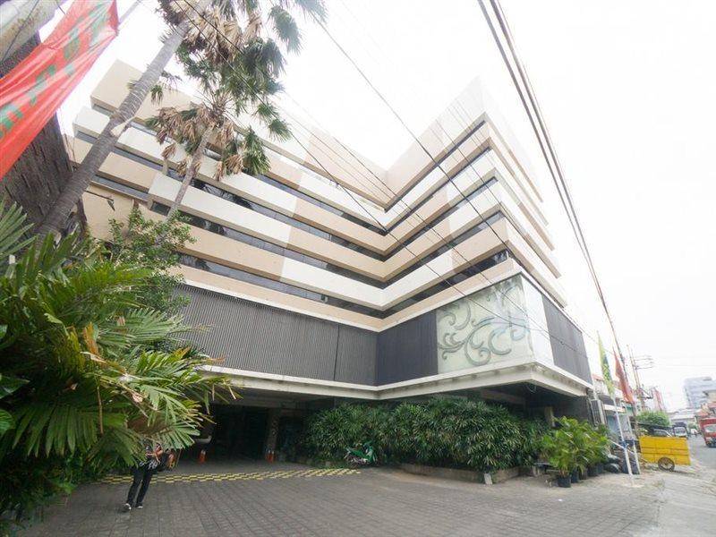 New Grand Park Hotel Surabaia Exterior foto