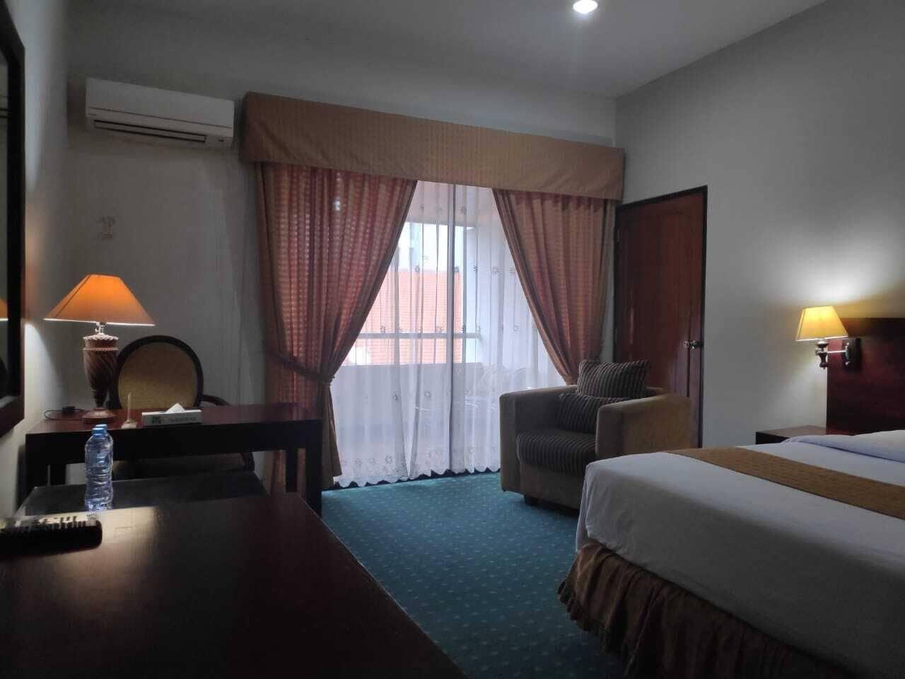 New Grand Park Hotel Surabaia Exterior foto
