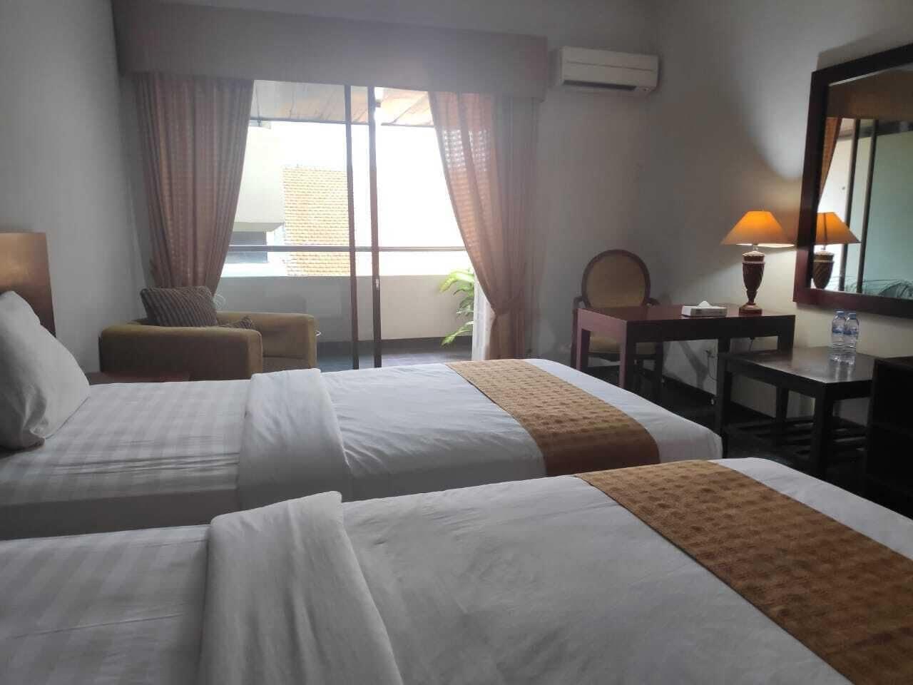 New Grand Park Hotel Surabaia Exterior foto