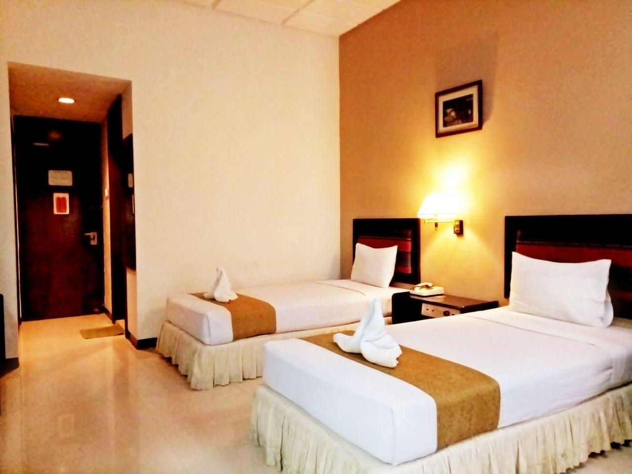 New Grand Park Hotel Surabaia Exterior foto