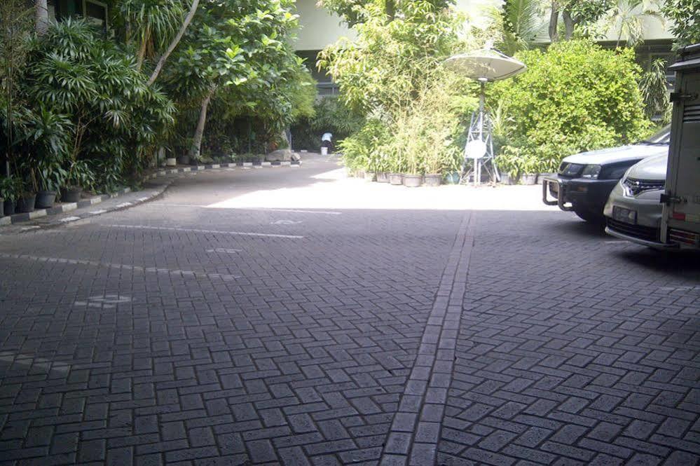 New Grand Park Hotel Surabaia Exterior foto