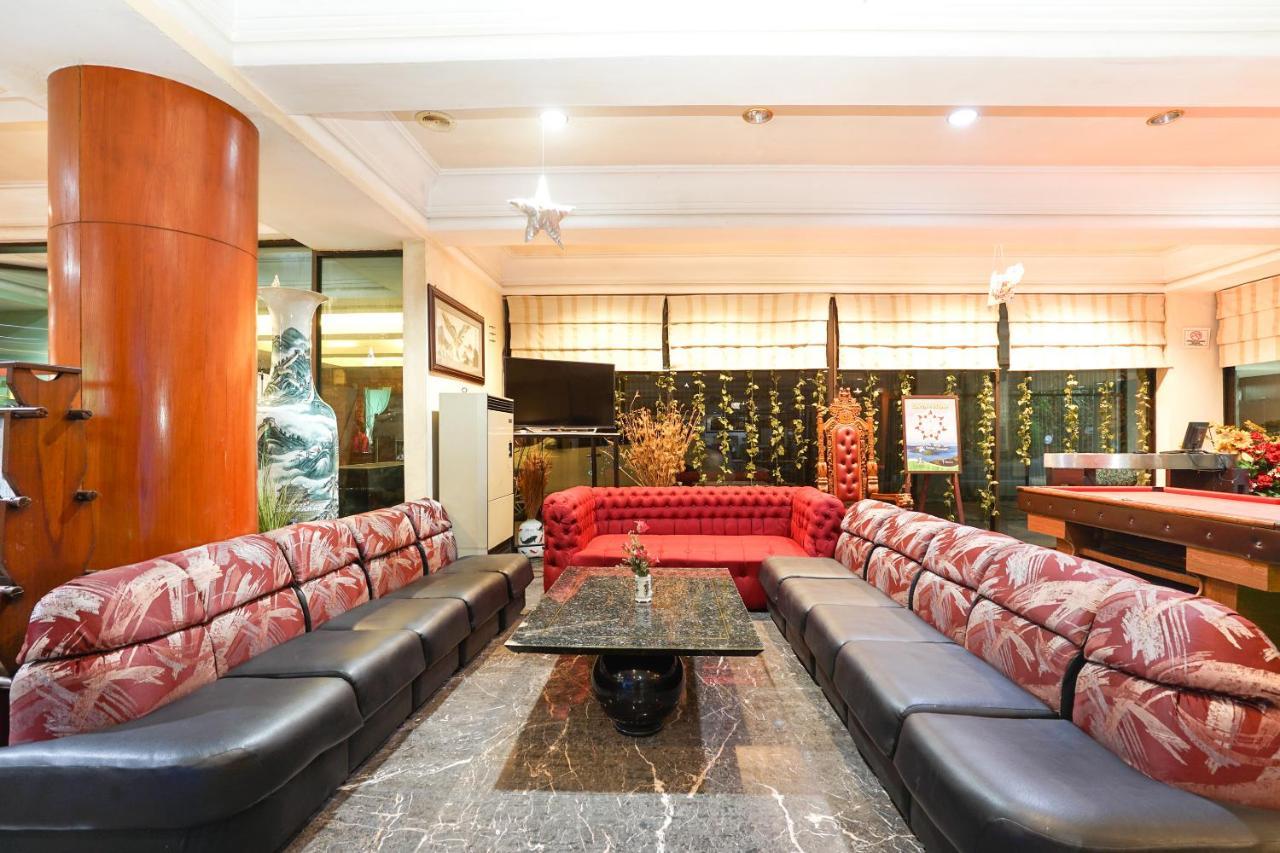 New Grand Park Hotel Surabaia Exterior foto