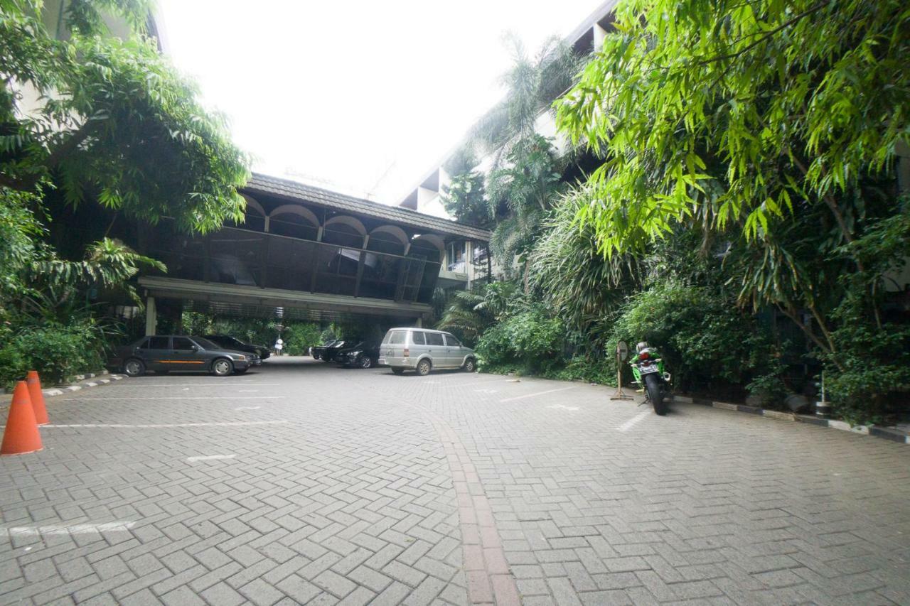 New Grand Park Hotel Surabaia Exterior foto