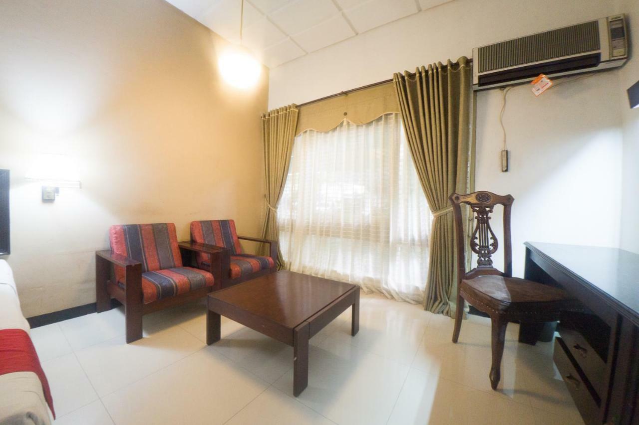 New Grand Park Hotel Surabaia Exterior foto
