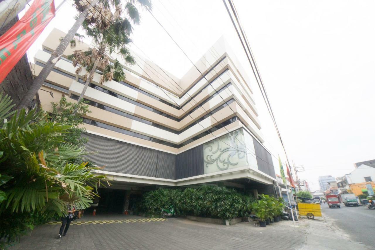 New Grand Park Hotel Surabaia Exterior foto