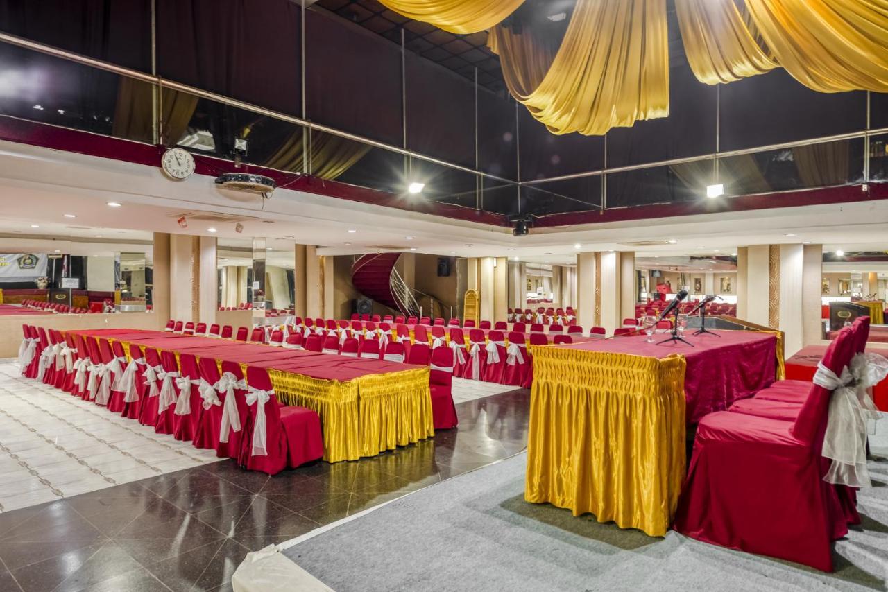New Grand Park Hotel Surabaia Exterior foto