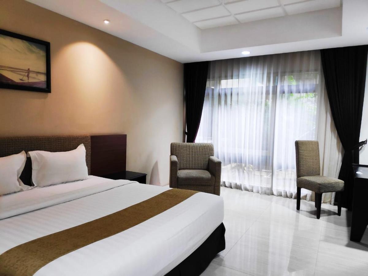 New Grand Park Hotel Surabaia Exterior foto